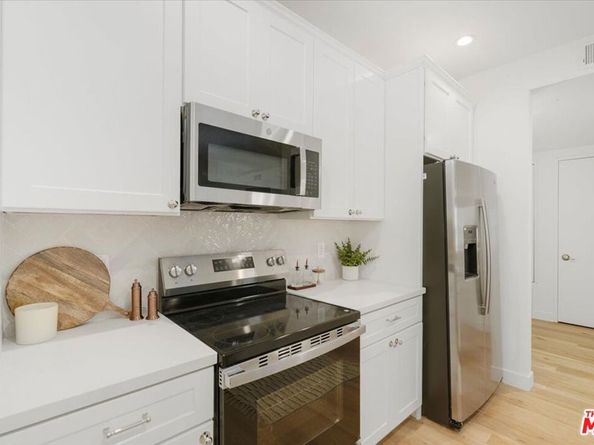 625 S Berendo Street 212, Los Angeles CA 90005