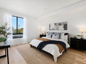 625 S Berendo Street 212, Los Angeles CA 90005