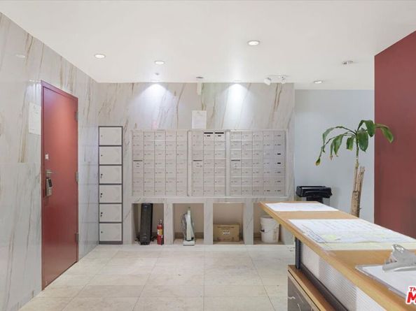 625 S Berendo Street 212, Los Angeles CA 90005