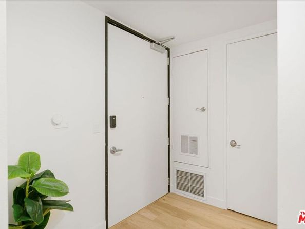 625 S Berendo Street 212, Los Angeles CA 90005
