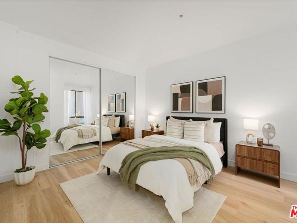 625 S Berendo Street 212, Los Angeles CA 90005
