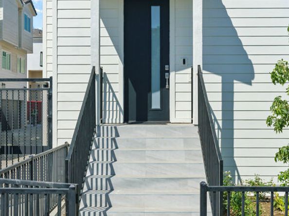 14651 W Sara Lane, Panorama City CA 91402