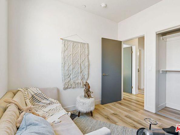 14651 W Sara Lane, Panorama City CA 91402