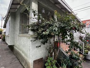 315 W 47th Street, Los Angeles CA 90037