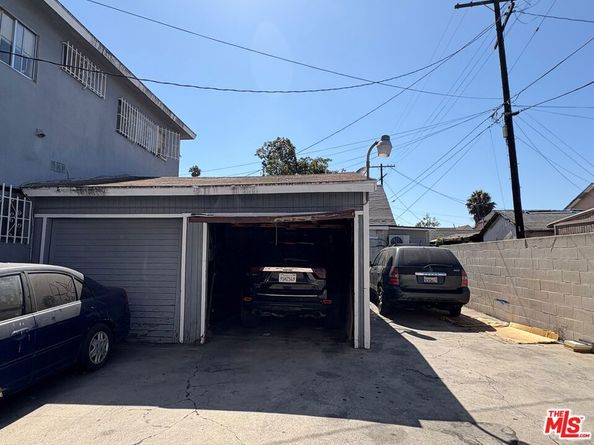 315 W 65th Street, Los Angeles CA 90003