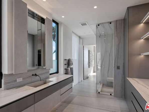 938 -940 Palisades Beach Road, Santa Monica CA 90403