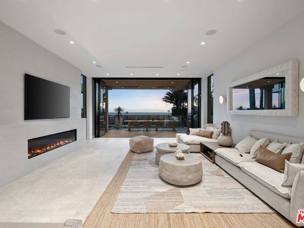 938 -940 Palisades Beach Road, Santa Monica CA 90403