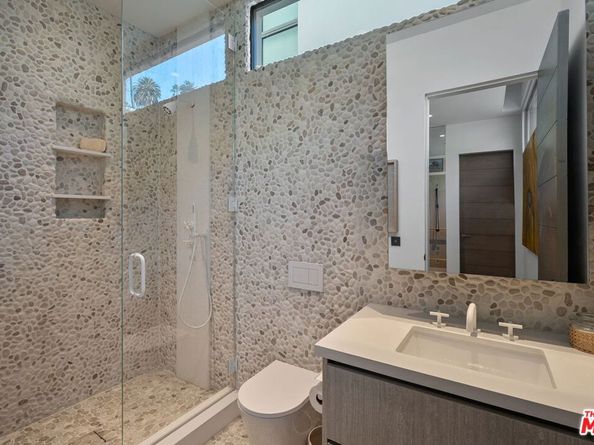 938 -940 Palisades Beach Road, Santa Monica CA 90403