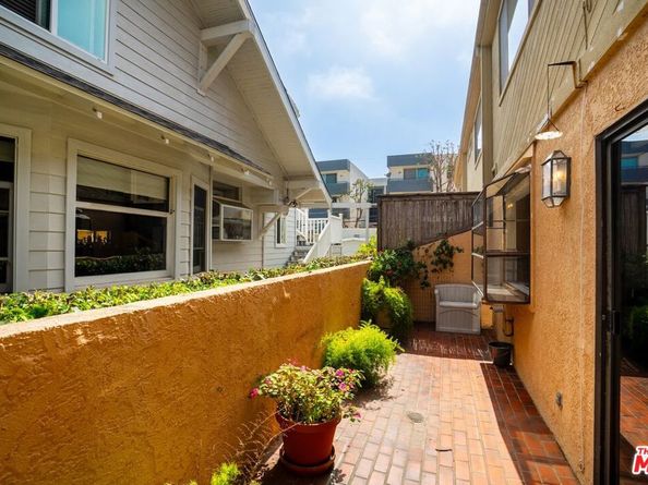 802 3rd Street B, Santa Monica CA 90403