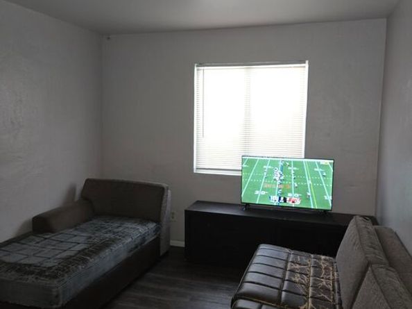 6165 Linden Avenue, Long Beach CA 90805