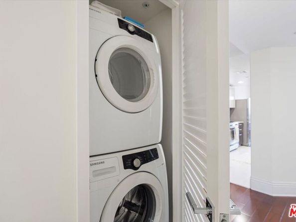 147 N Berendo Street 202, Los Angeles CA 90004