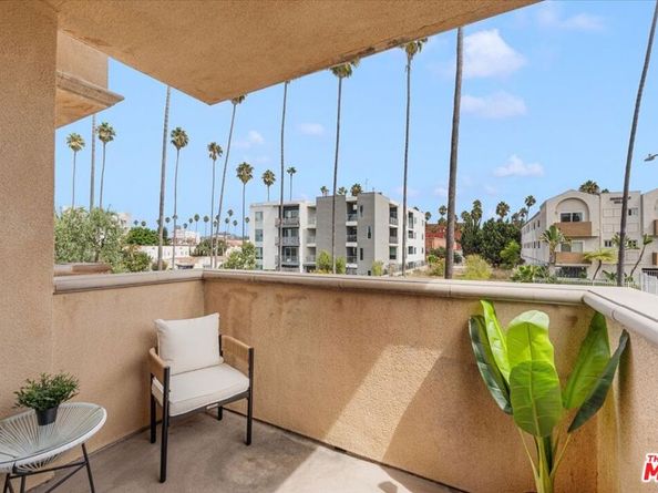 147 N Berendo Street 202, Los Angeles CA 90004