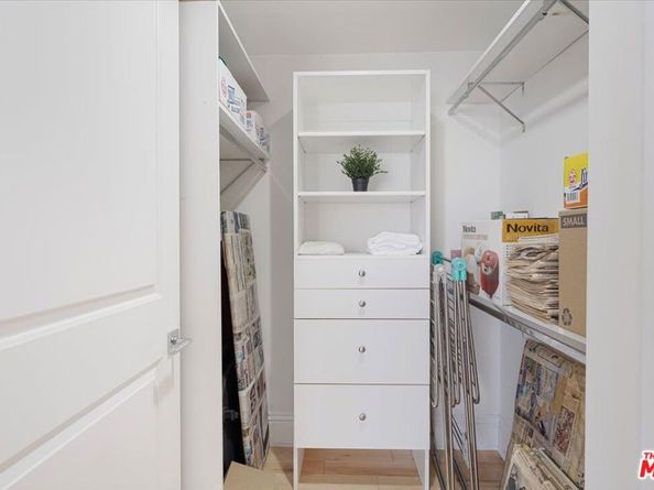 147 N Berendo Street 202, Los Angeles CA 90004