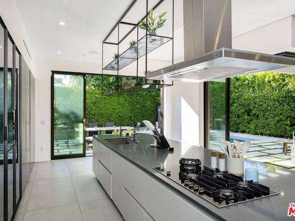 4527 Simpson Avenue, Studio City CA 91607
