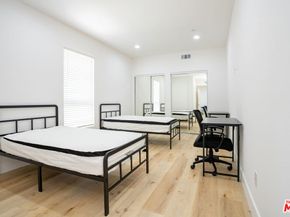 1286 W 35th Place, Los Angeles CA 90007