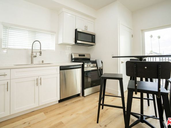 1286 W 35th Place, Los Angeles CA 90007