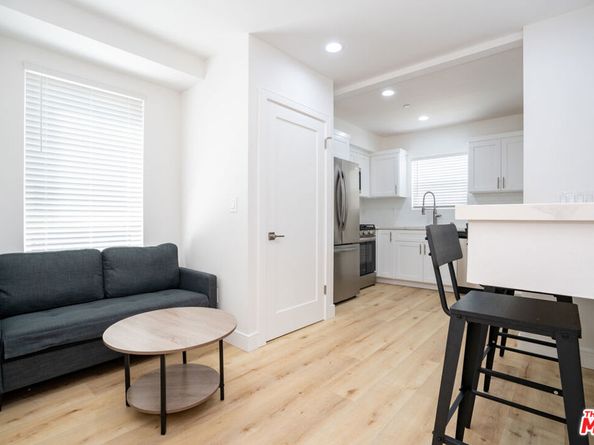 1286 W 35th Place, Los Angeles CA 90007