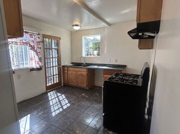 422 E Colden Avenue, Los Angeles CA 90003