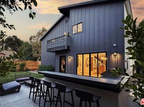 13541 Chandler Boulevard, Sherman Oaks CA 91401