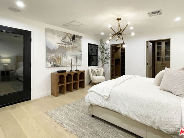 13541 Chandler Boulevard, Sherman Oaks CA 91401