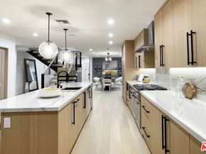 13541 Chandler Boulevard, Sherman Oaks CA 91401
