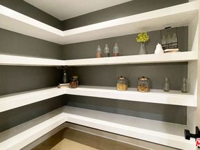 13541 Chandler Boulevard, Sherman Oaks CA 91401