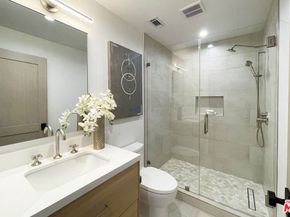 13541 Chandler Boulevard, Sherman Oaks CA 91401