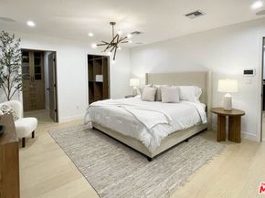 13541 Chandler Boulevard, Sherman Oaks CA 91401