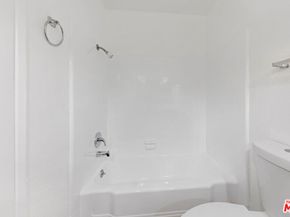 970 Palm Avenue 301, West Hollywood CA 90069