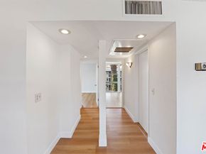 970 Palm Avenue 301, West Hollywood CA 90069