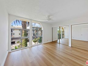 970 Palm Avenue 301, West Hollywood CA 90069