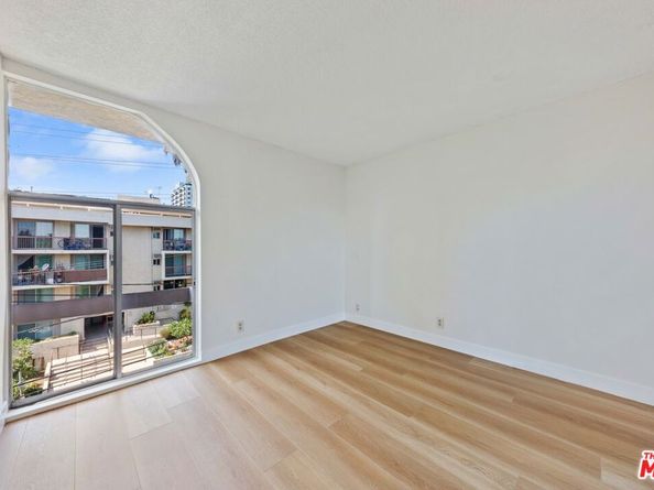 970 Palm Avenue 301, West Hollywood CA 90069