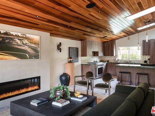 12030 Pacoima Court, Studio City CA 91604
