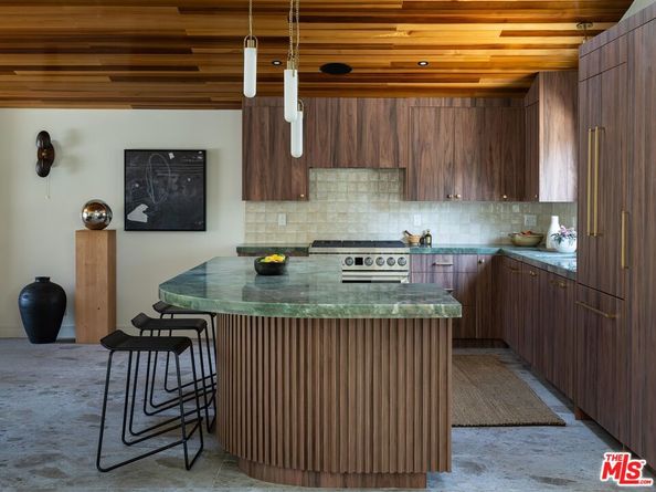 12030 Pacoima Court, Studio City CA 91604