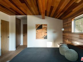 12030 Pacoima Court, Studio City CA 91604