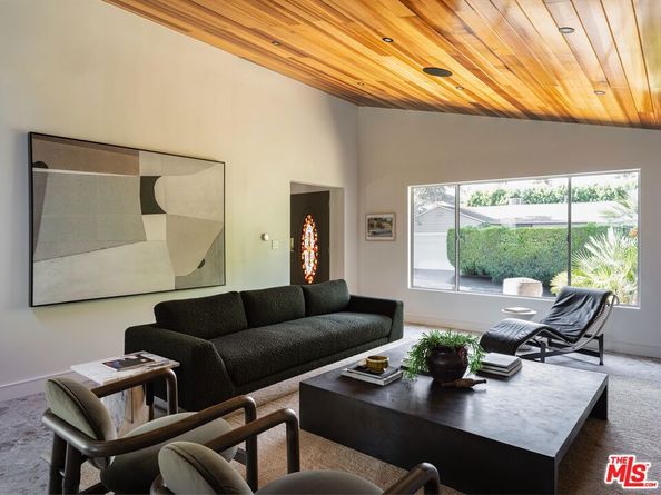 12030 Pacoima Court, Studio City CA 91604