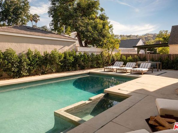 12030 Pacoima Court, Studio City CA 91604