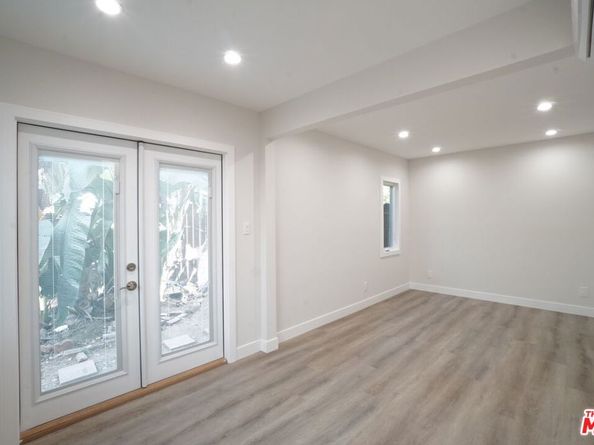 6043 Selma Avenue, Los Angeles CA 90028