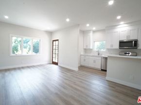 6043 Selma Avenue, Los Angeles CA 90028