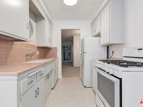 1035 N Sierra Bonita Avenue, West Hollywood CA 90046