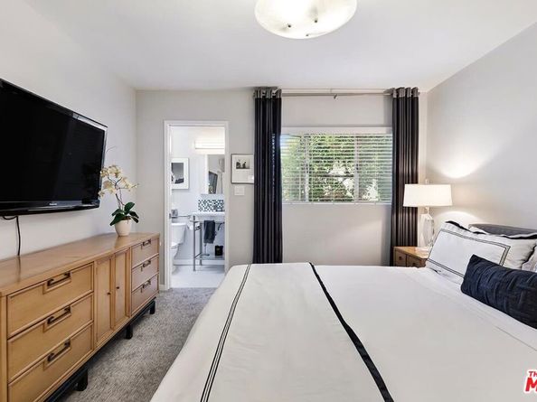 1035 N Sierra Bonita Avenue, West Hollywood CA 90046