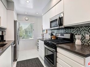 1035 N Sierra Bonita Avenue, West Hollywood CA 90046