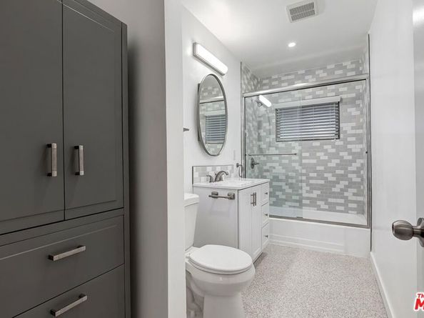 1035 N Sierra Bonita Avenue, West Hollywood CA 90046