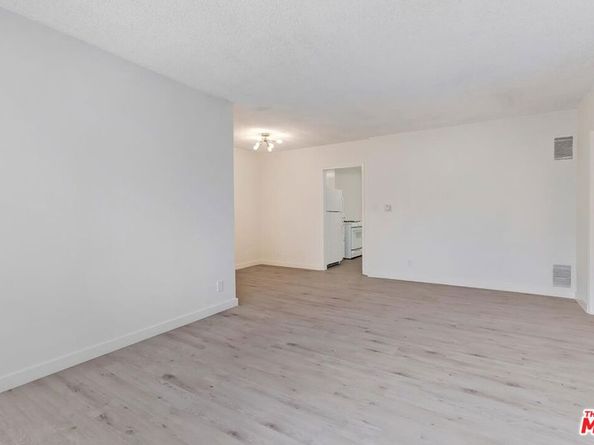 1035 N Sierra Bonita Avenue, West Hollywood CA 90046