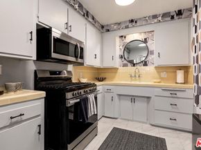1035 N Sierra Bonita Avenue, West Hollywood CA 90046