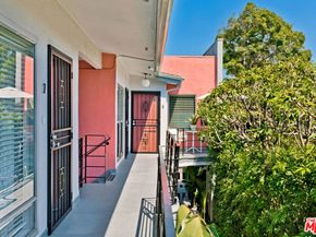 1035 N Sierra Bonita Avenue, West Hollywood CA 90046