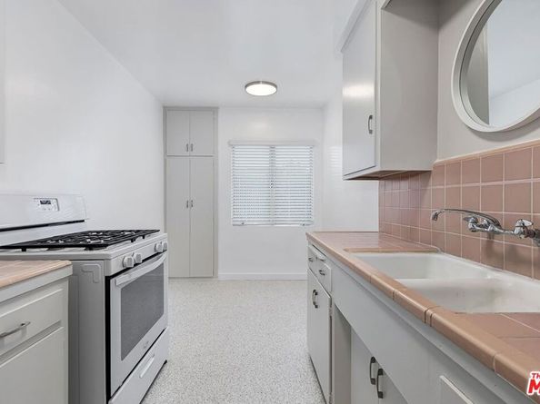 1035 N Sierra Bonita Avenue, West Hollywood CA 90046