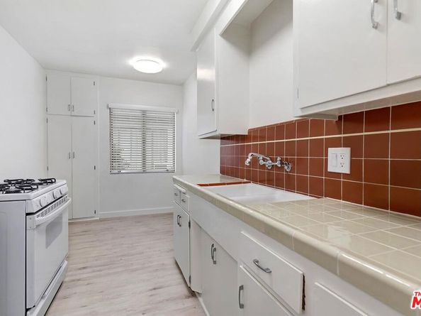 1035 N Sierra Bonita Avenue, West Hollywood CA 90046