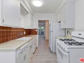 1035 N Sierra Bonita Avenue, West Hollywood CA 90046