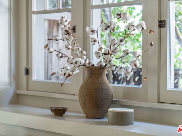 676 S Bronson Avenue, Los Angeles CA 90005